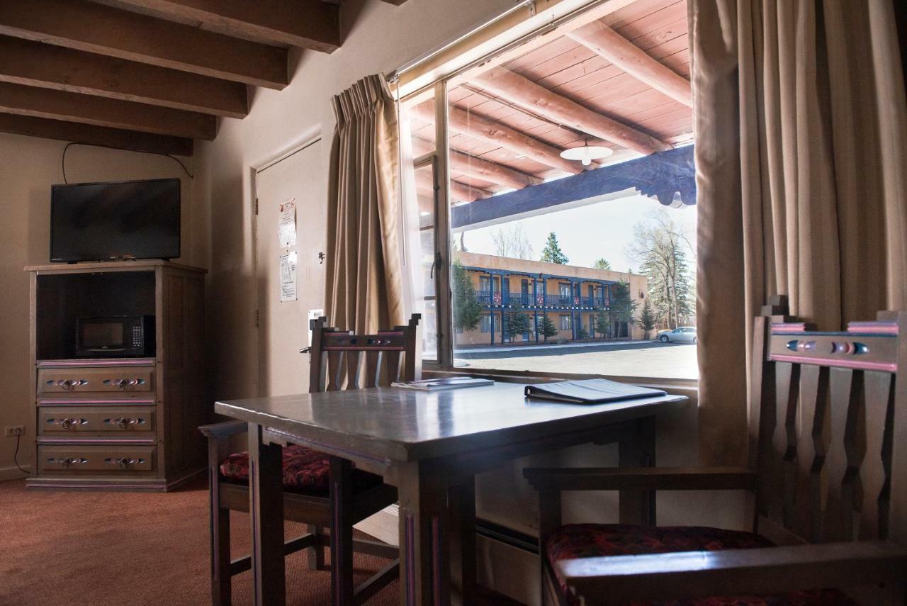 Kachina Lodge Resort And Meeting Center Τάος Εξωτερικό φωτογραφία